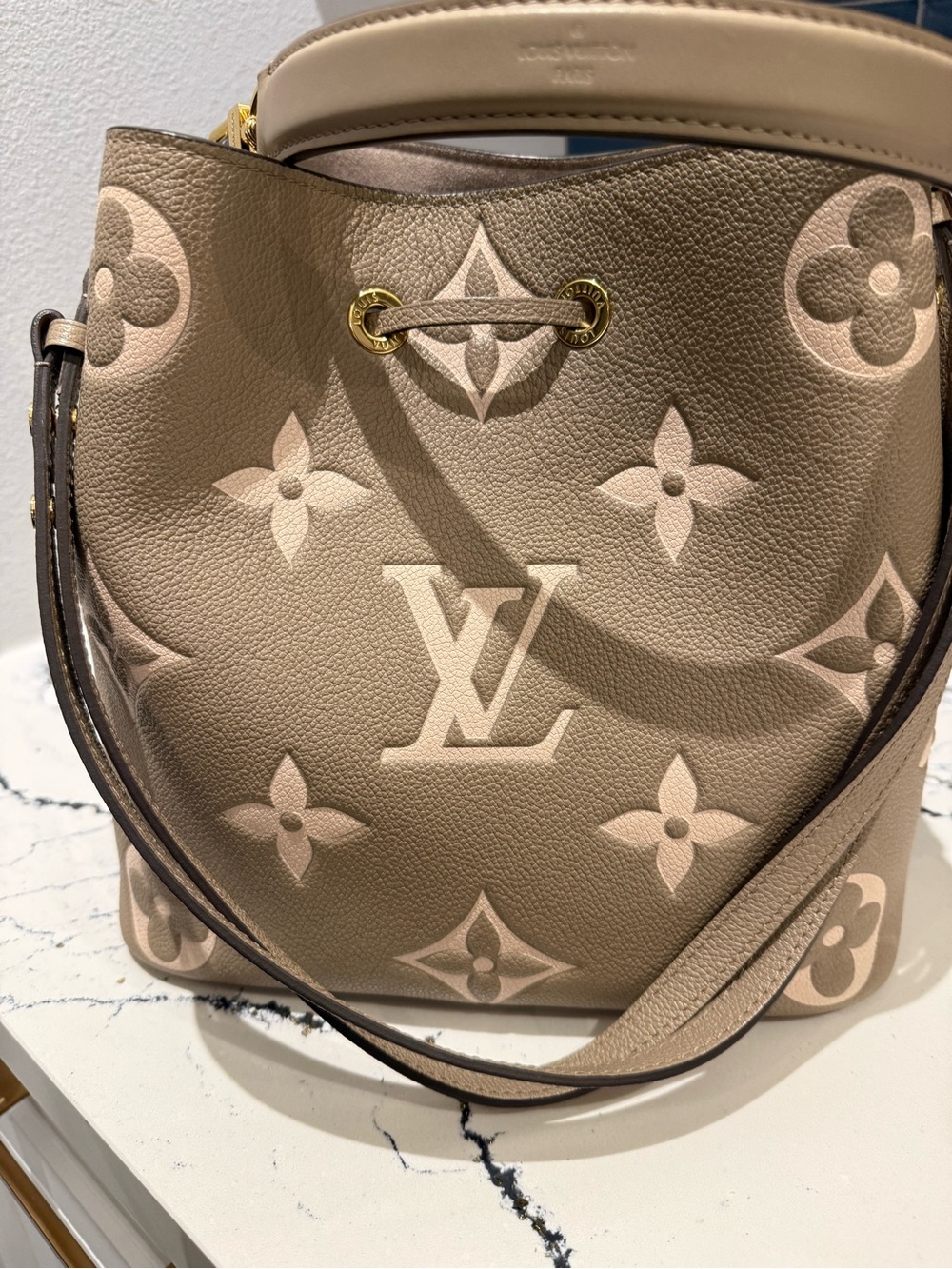 Louis Vuitton “Neo Neo MM” Monogram Drawstring Bucket Bag - Picture 8 of 10